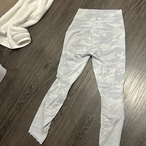 Light camo lulu lemon leggings